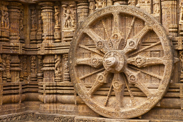 Chariot Wheel, Konark Sun Temple, Orissa. - obrazy, fototapety, plakaty