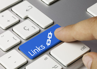 Links Keyboard key. Finger