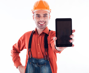 A builder with tablet