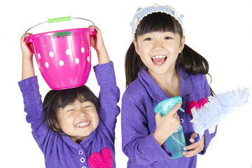 掃除をする子供