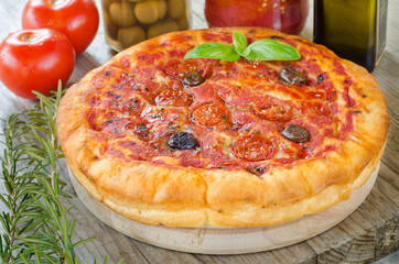 Focaccia pomodoro e olive