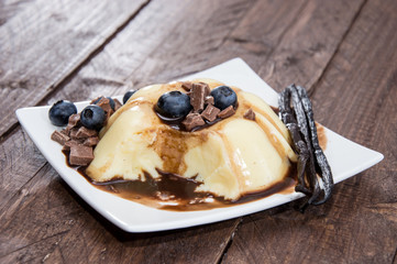 Homemade Vanilla Pudding with Blueberries