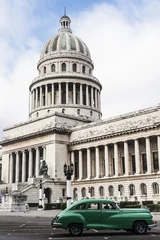 Photo sur Plexiglas Voitures anciennes cubaines Capitole de La Havane