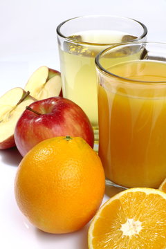 Mele ,arance,succo di mele e succo di arancia
