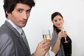 couple drinking champagne