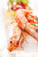 shrimps with salad