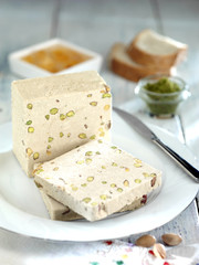 fıstıklı tahin helvası