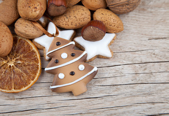 Weihnachtsmix mit Tannenbaum auf Holz II