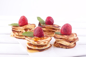 pancakes with strawberry