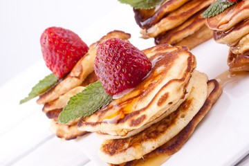 pancakes with strawberry