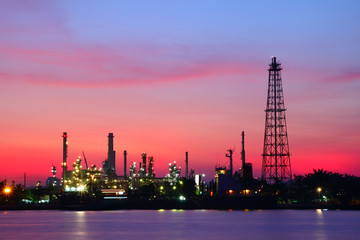 Obraz premium oil refinery plant