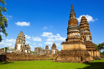 Fototapeta na wymiar Phra Si Rattana Mahathat świątynia