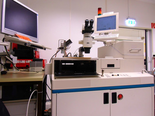 Automatic quality testing station for the silicone wafer