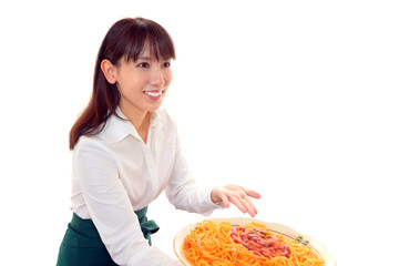 スパゲティーと笑顔のウェイトレス