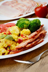 Scrambled eggs with bacon