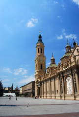 Fototapeta na wymiar Pilar bazylika i plac, Saragossa, Hiszpania