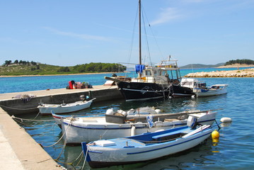 petit port de pakôstane, Croatie