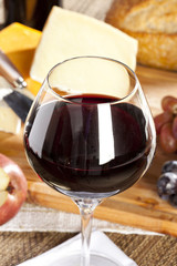 Red Wine And Cheese Plate