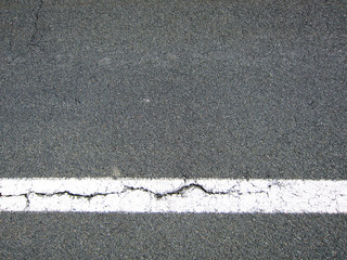 Riss in der Straße 1, Straßenmarkierung, Hintergrund