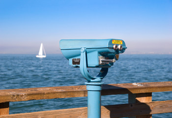 Coin operated binoculars