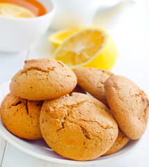 Sweet cookies with fresh tea