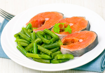 salmon with green bean