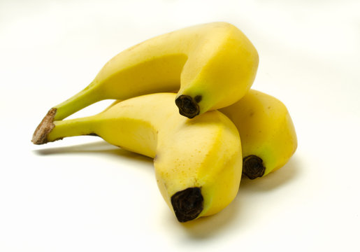 A bunch of 3 Bananas