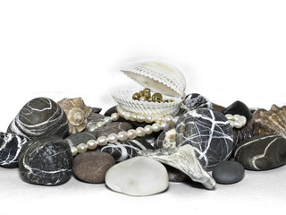 pearls on the rocks