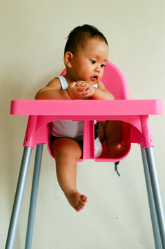 baby sit on baby chair