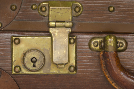 ancienne serrure de valise