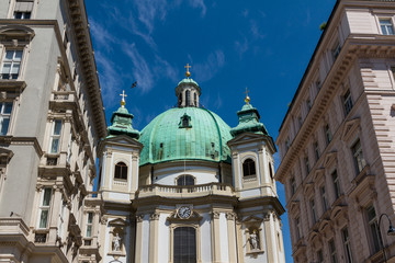 Fototapeta na wymiar Vienna, Austria - famous Peterskirche (Saint Peter's Church).