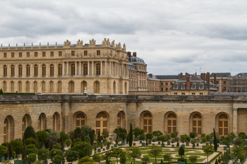 Fototapeta na wymiar Słynny pałac Versailles w pobliżu Paryża, Francja z pięknym garde