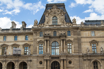 Obraz premium PARIS - JUNE 7: Louvre building on June 7, 2012 in Louvre Museum
