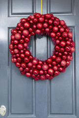 Bright Red Ball Ornaments Wreath