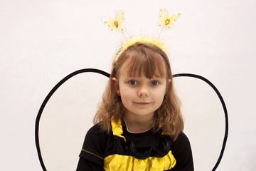 Dziewczynka jako pszczoła