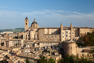 Fototapeta na wymiar Urbino, stare miasto z Pałacu Dożów i katedry