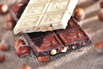 barrette di cioccolato con nocciole