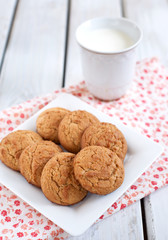 Peanut butter cookies with milk