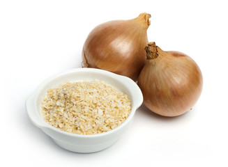 Mature onion and bowl with dried onion powder - 47322702