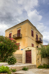 Fototapeta na wymiar Stary tradycyjny dom w Galaxidi, Grecja