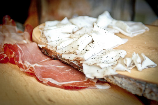 Lardo di colonnata