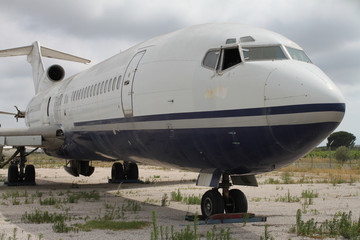 Fototapeta na wymiar Boeing 727 hors service