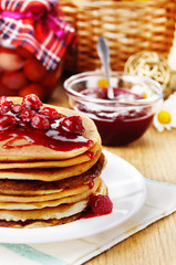 Delicious pancakes with raspberries