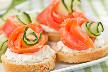 sandwiches with salmon and cucumber
