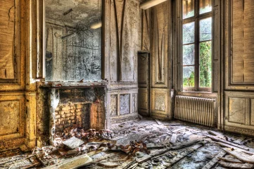Fotobehang Broken fireplace in an abandoned derelict room © tobago77