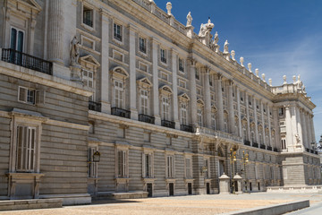 Fototapeta na wymiar Pałac Królewski w Madrycie Hiszpania - architektura