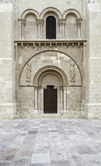 Fototapeta na wymiar Romanesque church door