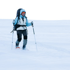 Fototapeta na wymiar Hiker w górach zimą