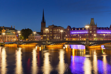 Fototapeta na wymiar Dekoracje nocy na Starym Mieście w Sztokholmie, Szwecja