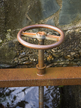 Mechanism irrigation ditch